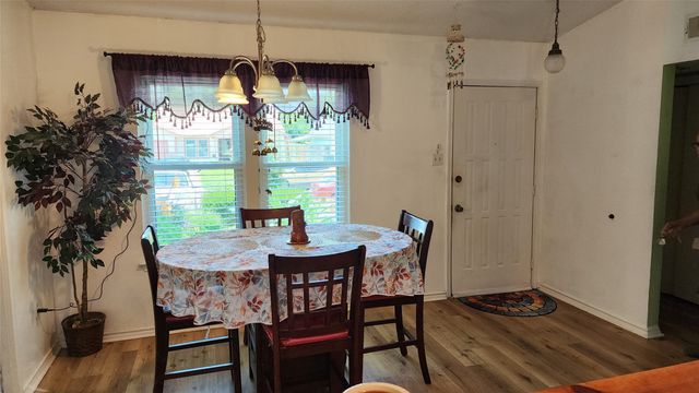 1718 Gentle Wind Drive, Arlington, TX 76018