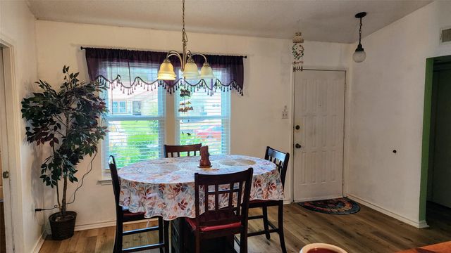 1718 Gentle Wind Drive, Arlington, TX 76018
