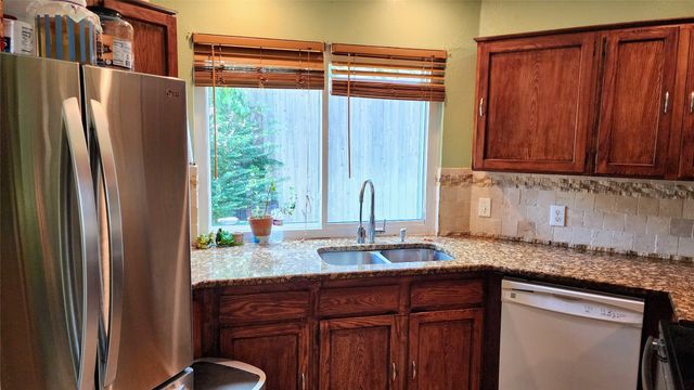 1718 Gentle Wind Drive, Arlington, TX 76018