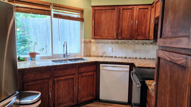 1718 Gentle Wind Drive, Arlington, TX 76018