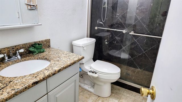 1718 Gentle Wind Drive, Arlington, TX 76018