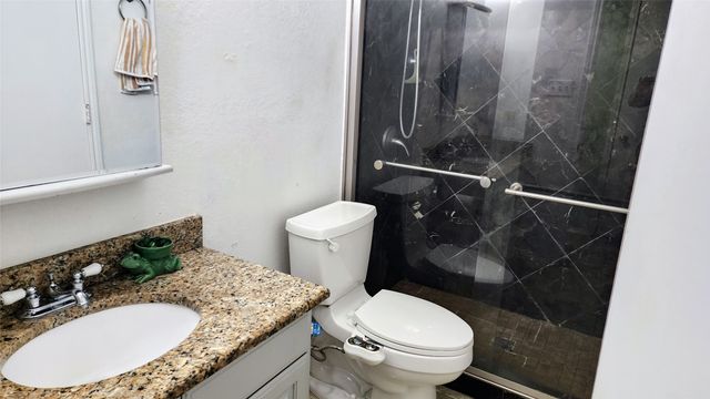 1718 Gentle Wind Drive, Arlington, TX 76018