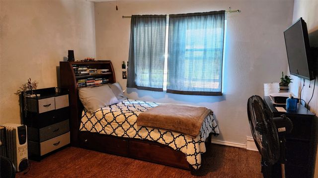 1718 Gentle Wind Drive, Arlington, TX 76018