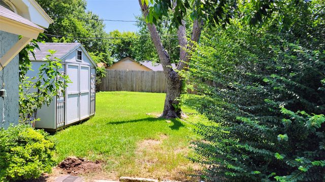 1718 Gentle Wind Drive, Arlington, TX 76018