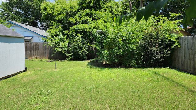 1718 Gentle Wind Drive, Arlington, TX 76018