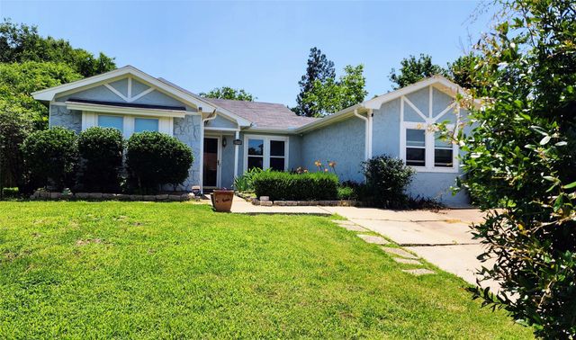 1718 Gentle Wind Drive, Arlington, TX 76018