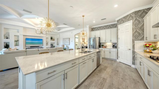 7005 WHITTLEBURY TRAIL, Lakewood Ranch, FL 34202