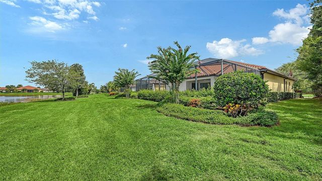 7005 WHITTLEBURY TRAIL, Lakewood Ranch, FL 34202