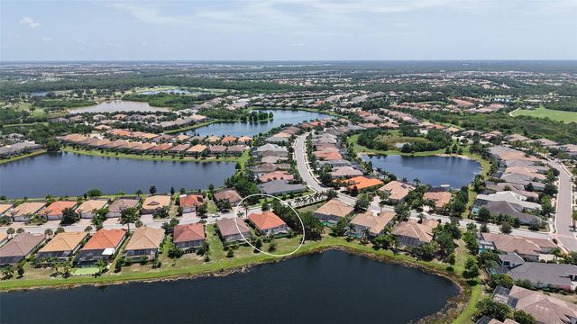7005 WHITTLEBURY TRAIL, Lakewood Ranch, FL 34202