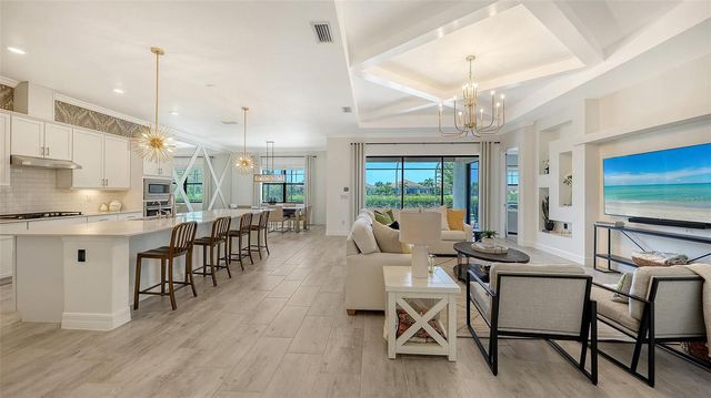 7005 WHITTLEBURY TRAIL, Lakewood Ranch, FL 34202