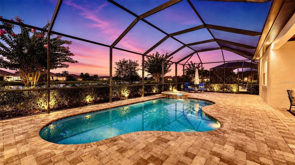 Image 2 of property listing at 7005 WHITTLEBURY TRAIL, Lakewood Ranch, FL 34202