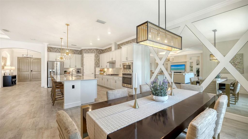 Image 17 of property listing at 7005 WHITTLEBURY TRAIL, Lakewood Ranch, FL 34202