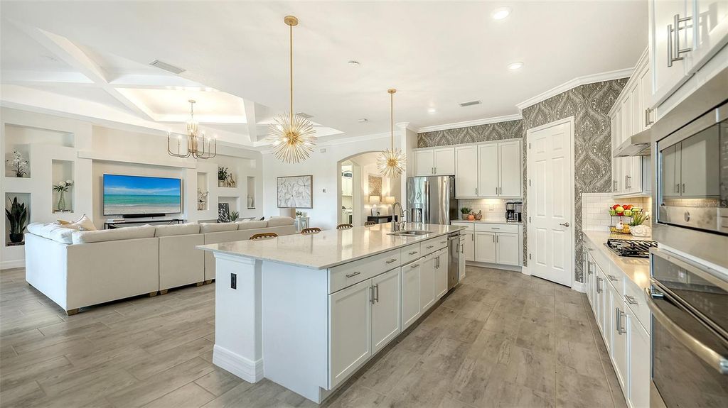 Image 19 of property listing at 7005 WHITTLEBURY TRAIL, Lakewood Ranch, FL 34202
