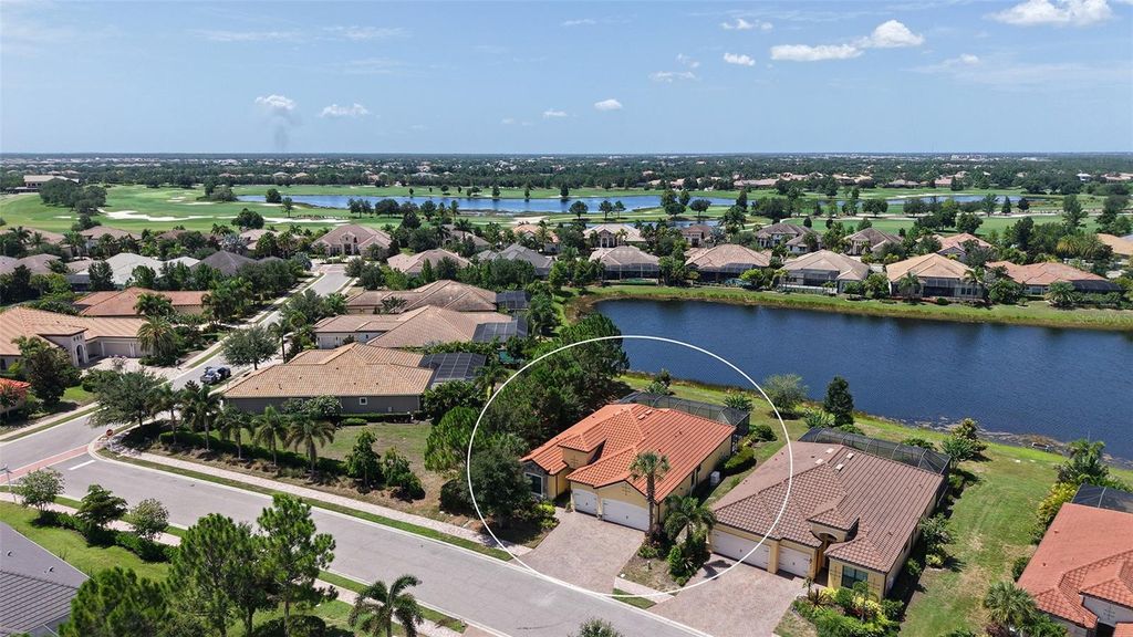 Image 4 of property listing at 7005 WHITTLEBURY TRAIL, Lakewood Ranch, FL 34202