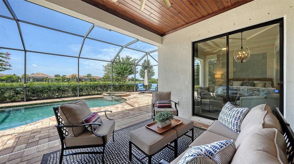 Image 39 of property listing at 7005 WHITTLEBURY TRAIL, Lakewood Ranch, FL 34202