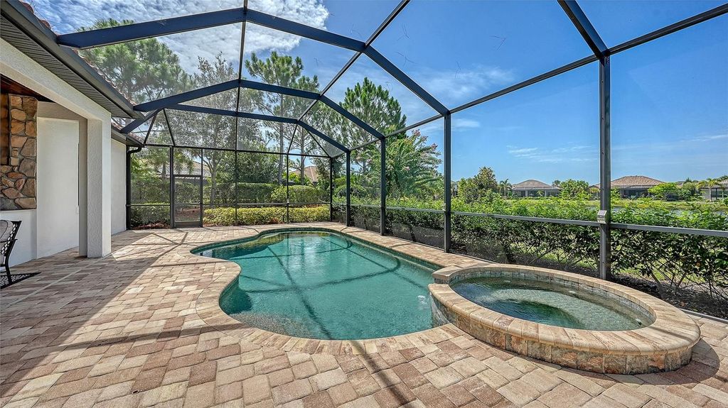 Image 46 of property listing at 7005 WHITTLEBURY TRAIL, Lakewood Ranch, FL 34202