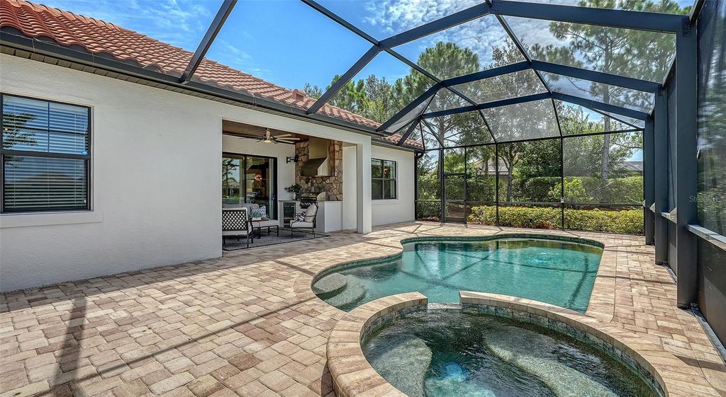 Image 47 of property listing at 7005 WHITTLEBURY TRAIL, Lakewood Ranch, FL 34202