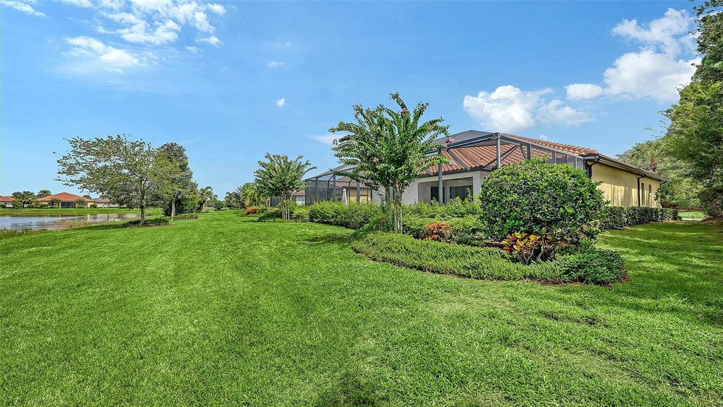 Image 52 of property listing at 7005 WHITTLEBURY TRAIL, Lakewood Ranch, FL 34202