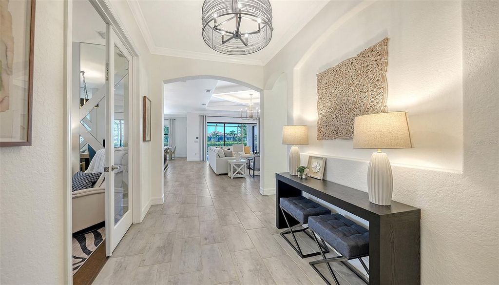 Image 7 of property listing at 7005 WHITTLEBURY TRAIL, Lakewood Ranch, FL 34202