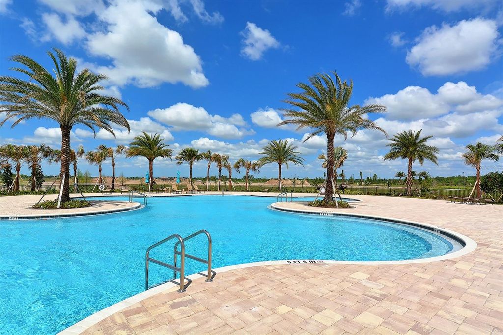 Image 62 of property listing at 7005 WHITTLEBURY TRAIL, Lakewood Ranch, FL 34202
