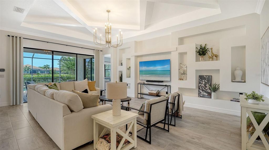Image 10 of property listing at 7005 WHITTLEBURY TRAIL, Lakewood Ranch, FL 34202