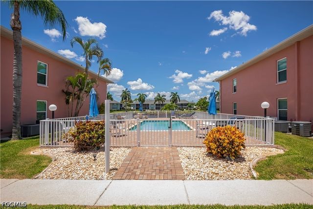 4544 SE 5th PL 207, Cape Coral, FL 33904