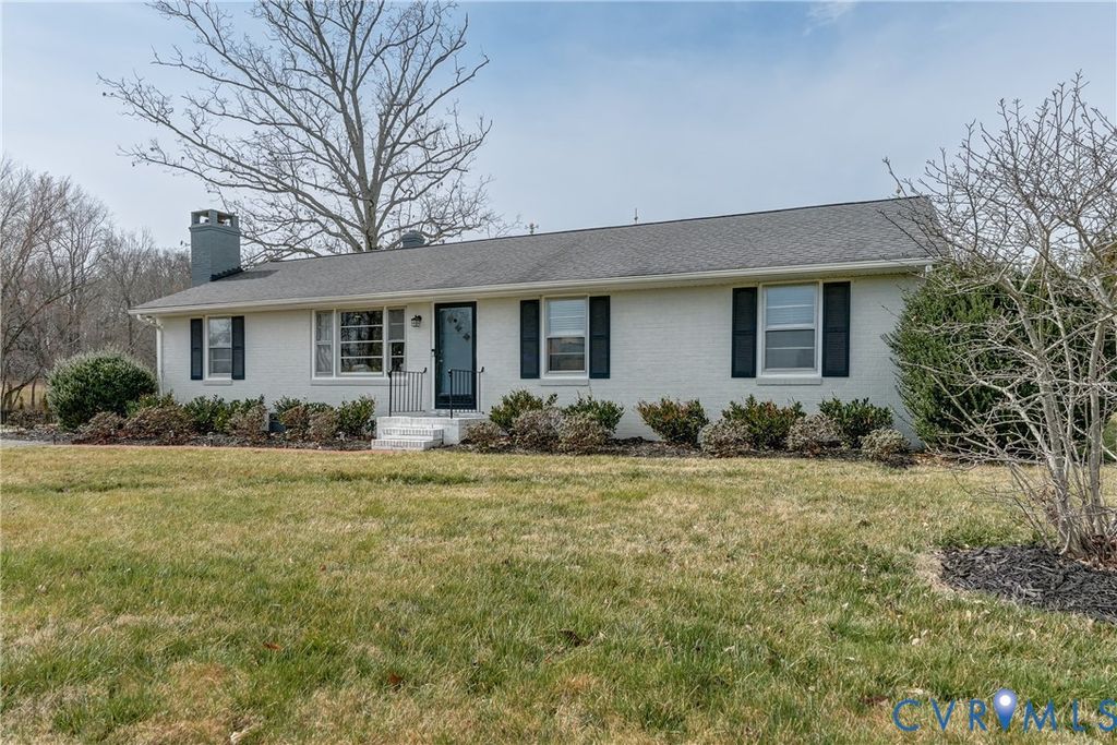 1496 Hockett Rd, Manakin Sabot, VA 23103