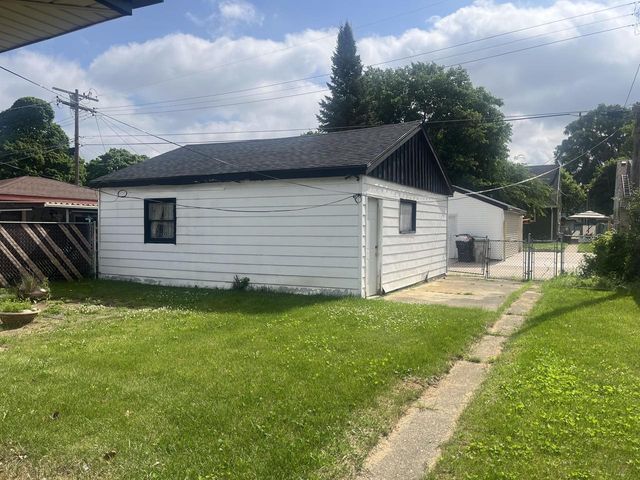 5760 N 93rd STREET, Milwaukee, WI 53225