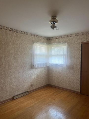 5760 N 93rd STREET, Milwaukee, WI 53225