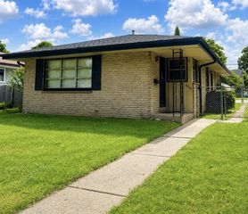5760 N 93rd STREET, Milwaukee, WI 53225