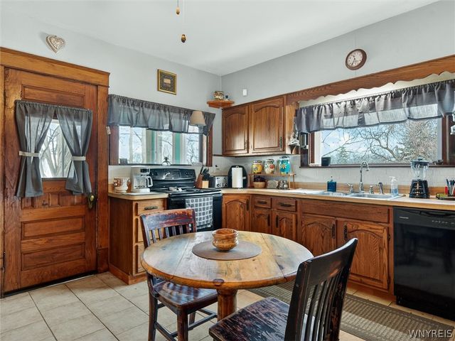 21 Maple Avenue, Yates, NY 14098