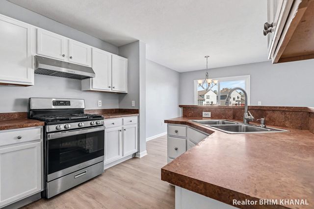 3721 Cedar Landing Drive SE, Grand Rapids, MI 49512