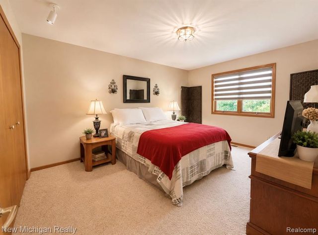 7156 River Road, Flushing, MI 48433