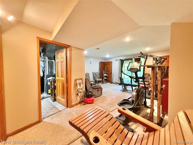7156 River Road, Flushing, MI 48433