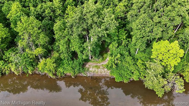 7156 River Road, Flushing, MI 48433