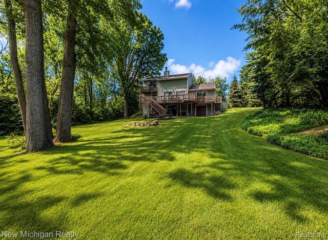 7156 River Road, Flushing, MI 48433