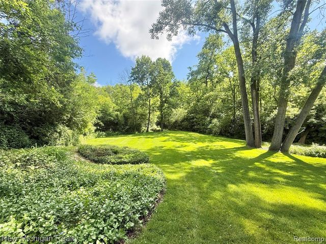 7156 River Road, Flushing, MI 48433