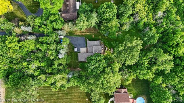 7156 River Road, Flushing, MI 48433