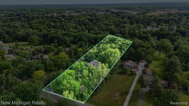 7156 River Road, Flushing, MI 48433