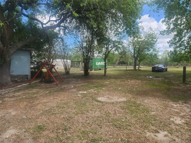10001 County Road 941a, Alvin, TX 77511