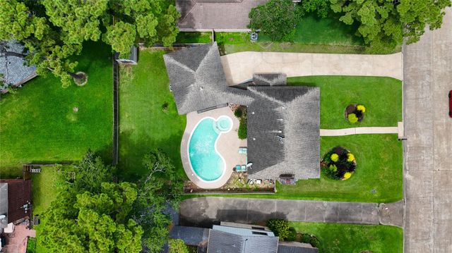 1843 Spruce Knob Drive, Houston, TX 77339