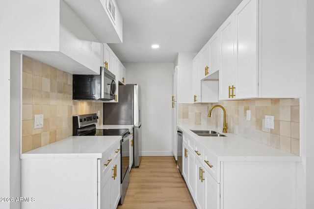5919 W Golden Lane, Glendale, AZ 85302