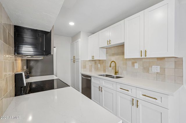 5919 W Golden Lane, Glendale, AZ 85302