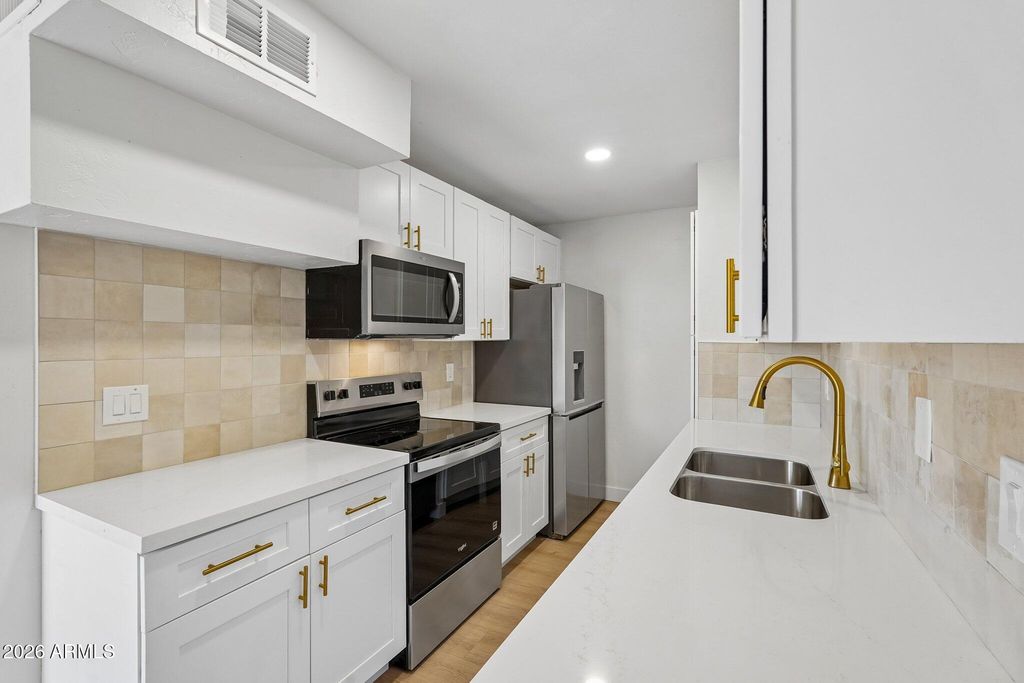 5919 W Golden Lane, Glendale, AZ 85302