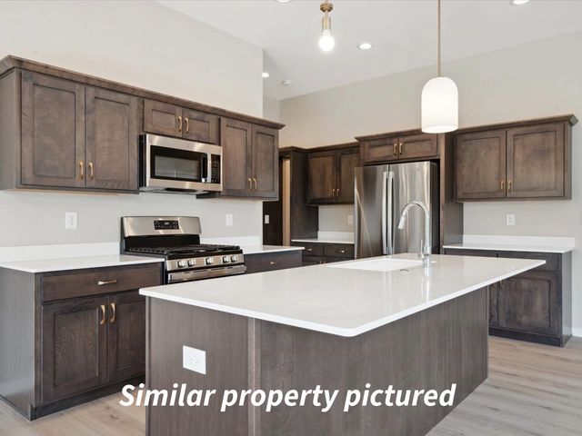 675 Maclan Court, Iowa City, IA 52246