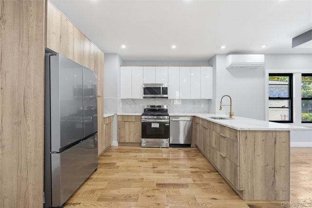 112-38 212th Street, Queens Village, NY 11429