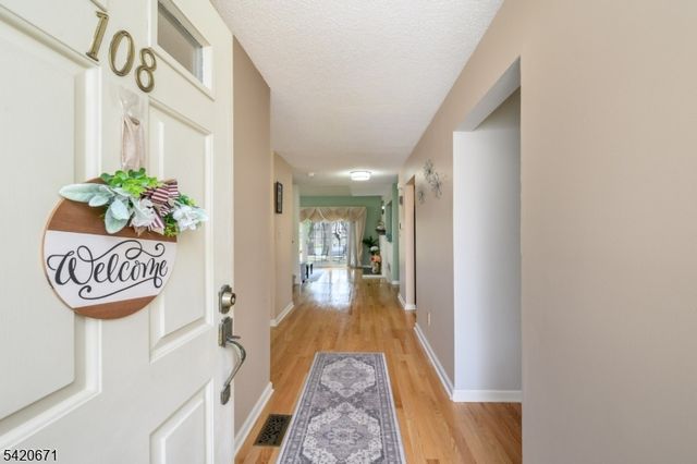 108 Eastwick Ct, Hillsborough Twp., NJ 08844