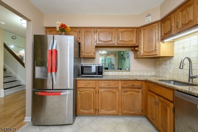 108 Eastwick Ct, Hillsborough Twp., NJ 08844