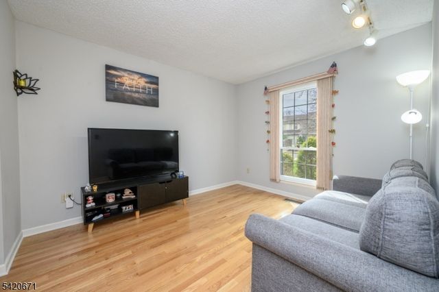 108 Eastwick Ct, Hillsborough Twp., NJ 08844