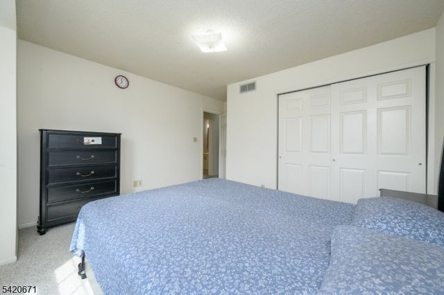 108 Eastwick Ct, Hillsborough Twp., NJ 08844